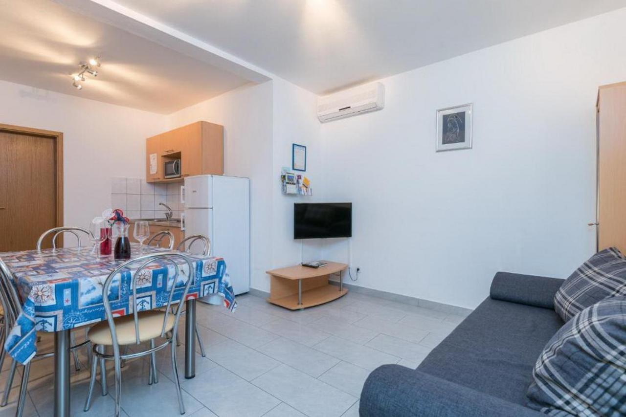 Apartments Maestral 奥瑞比克 外观 照片